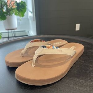 FLOJOS Tan Flip Flops size 9